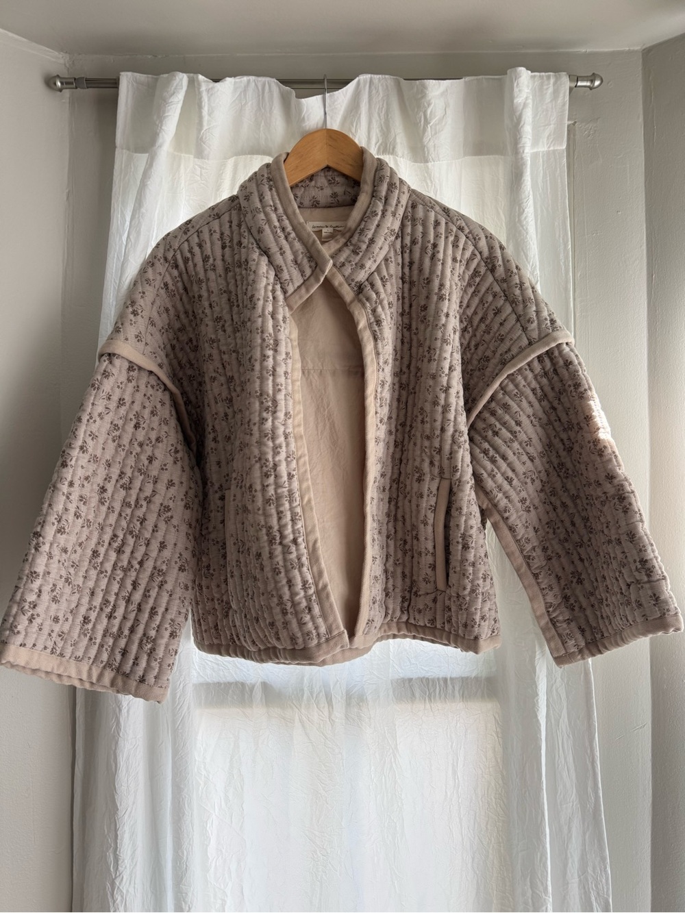 Women's Quilted Short Puffer Jacket in Light Taupe